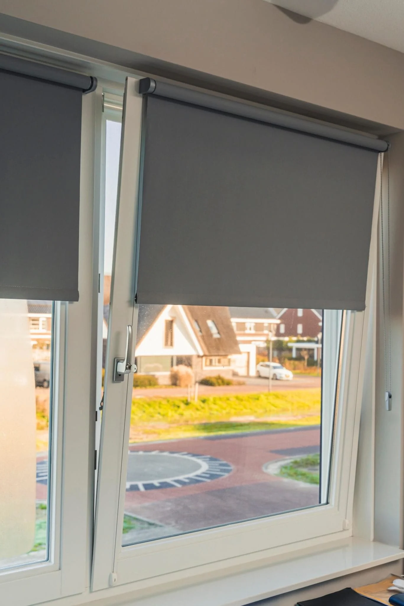 Draaikiepraam (links) en vast glas | 2 vakken | hout